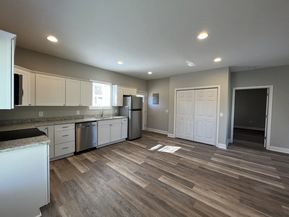 9BF70D3C-54CF-4D80-B6E4-3A4BB0F8A20A