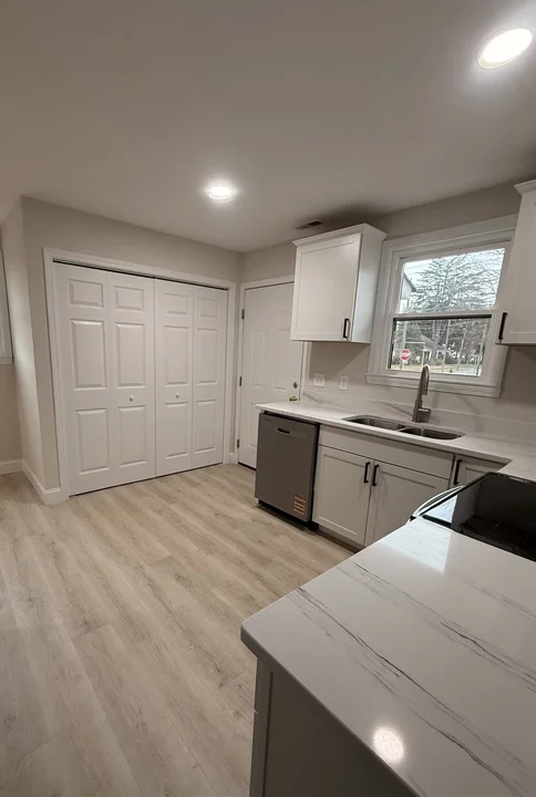 South College kitchen 3